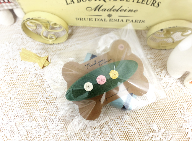 창문여고 방과후 수업 꽃자수 헤어핀 비닐 포장 사진