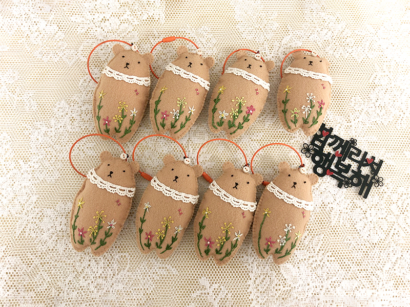 창문여고 프랑스자수 방과후 수업 곰돌이 키링 8개 전체 사진