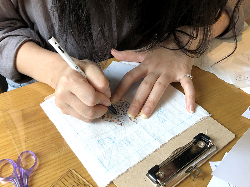 부암동 유금와당박물관 프랑스자수 출장수업 도안 그리는 사진