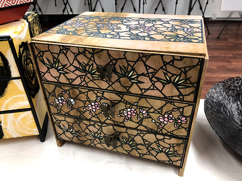 고급스러워 보이는 서랍장 공예